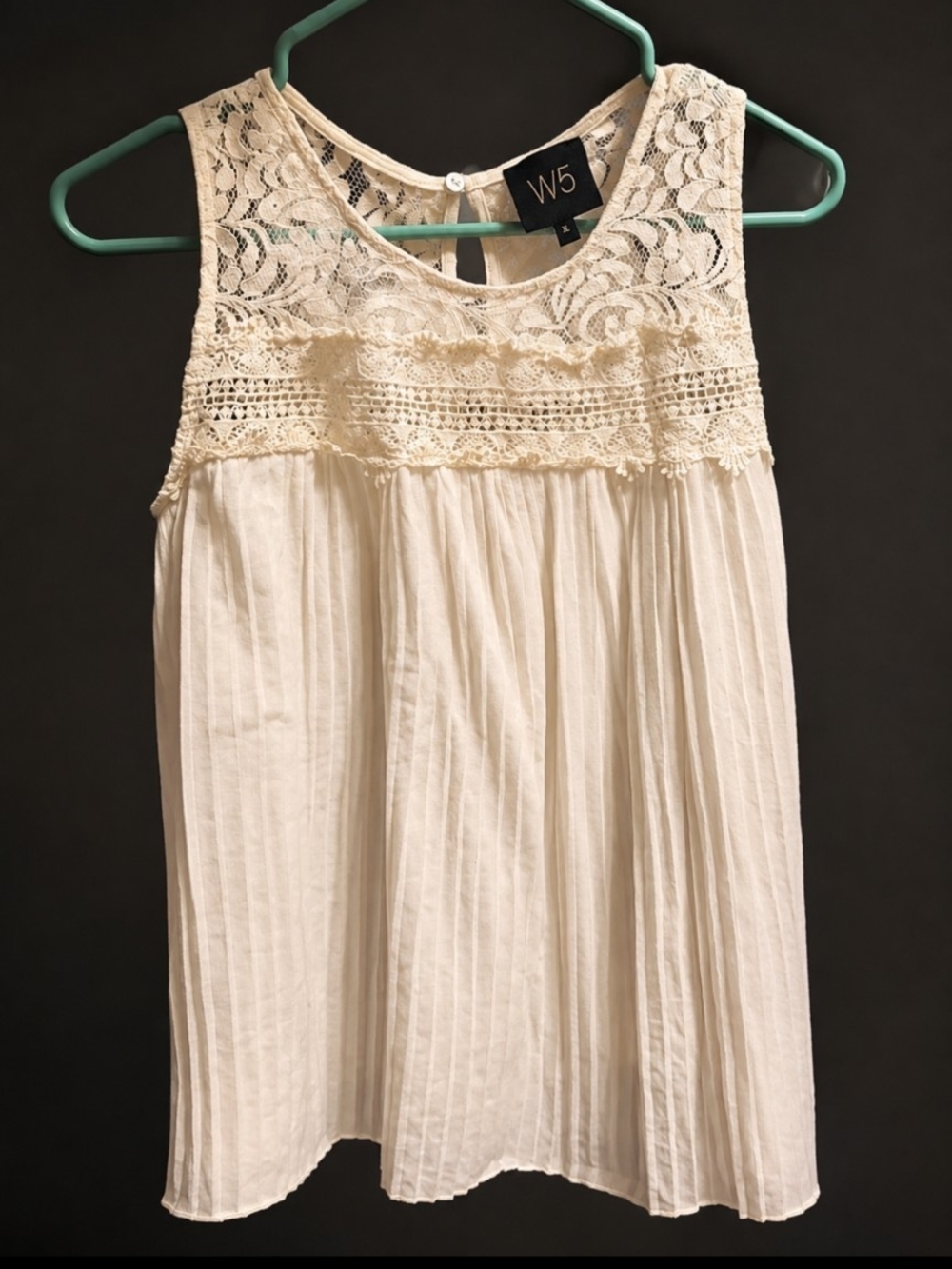 W5 Cream Lace Yoke Pleated Sleeveless Top
